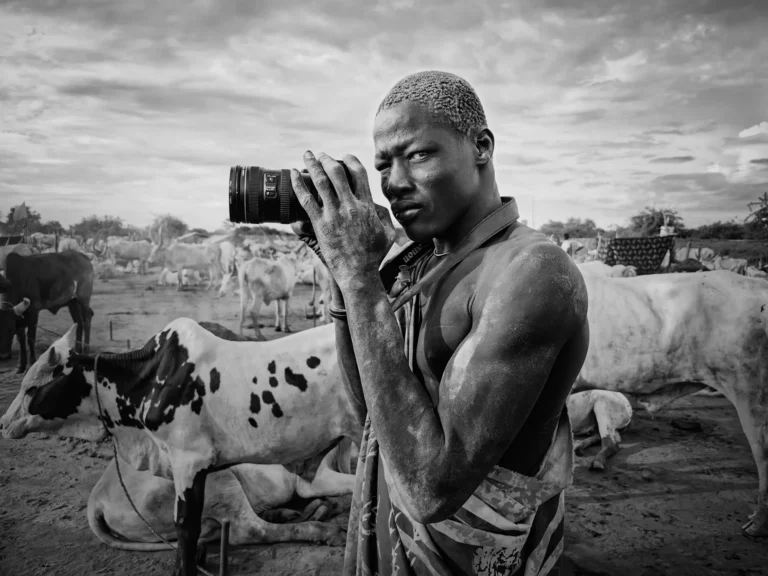 Mundari with camera - Svetlin Yosifov